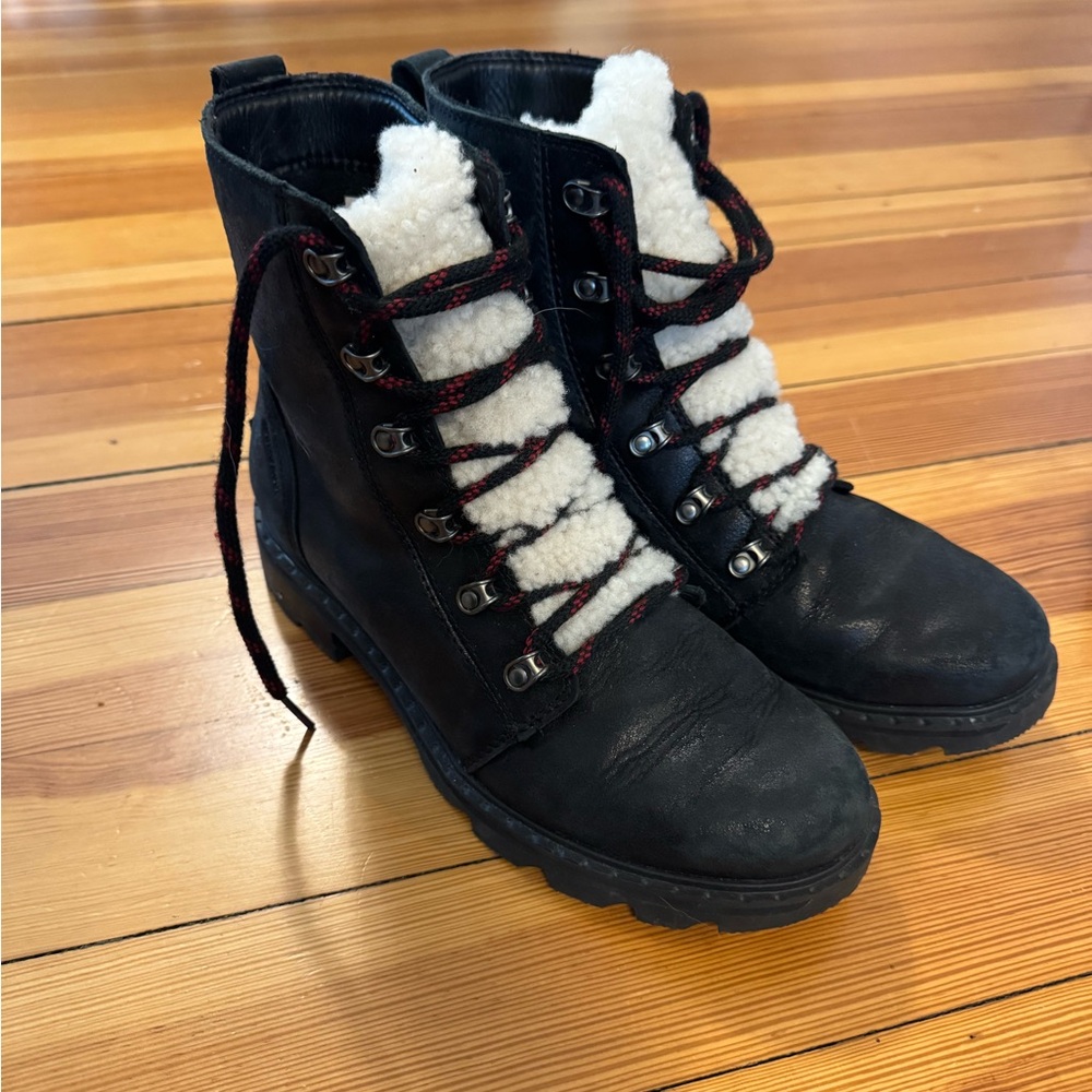 Sorel Black Lace-Up Boots with White Lining